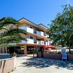 hotel-laguna-privlaka.hotelinzadar.com/